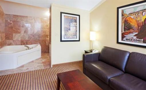 фото отеля Holiday Inn Hyannis