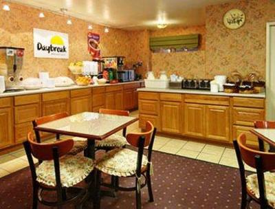 фото отеля Days Inn Suites Anaheim At Disneyland Park