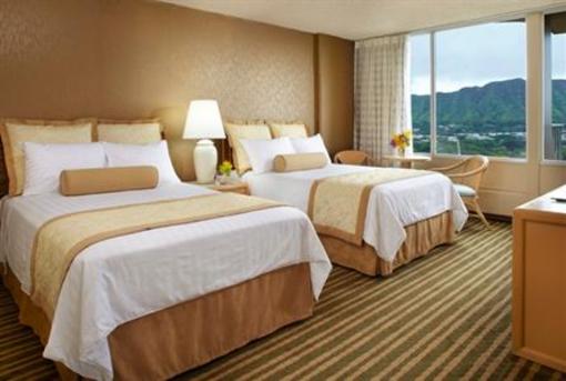 фото отеля Queen Kapiolani Hotel