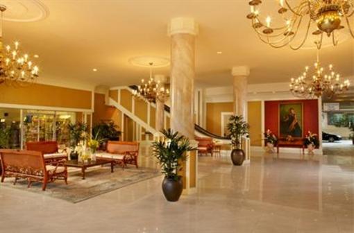 фото отеля Queen Kapiolani Hotel
