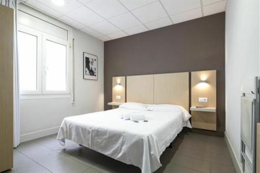фото отеля Hostal Putxet Barcelona