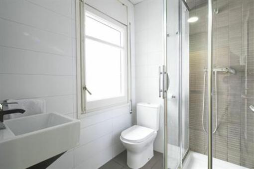фото отеля Hostal Putxet Barcelona