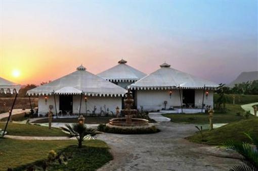 фото отеля Rajasthali Resort and Spa