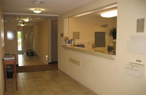 фото отеля Candlewood Suites I-26 @ Northwoods Mall