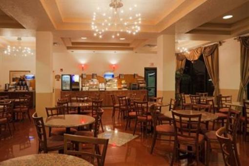 фото отеля Holiday Inn Express Hotel & Suites - Tampa Stadium Airport