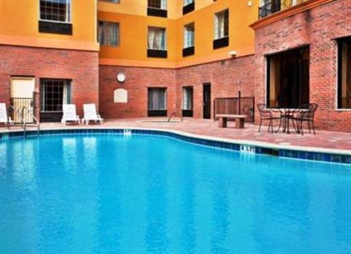 фото отеля Holiday Inn Express Hotel & Suites - Tampa Stadium Airport