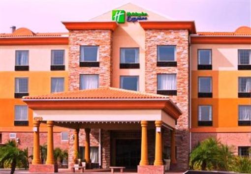фото отеля Holiday Inn Express Hotel & Suites - Tampa Stadium Airport