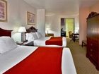 фото отеля Holiday Inn Express Hotel & Suites - Tampa Stadium Airport