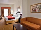 фото отеля Holiday Inn Express Hotel & Suites - Tampa Stadium Airport