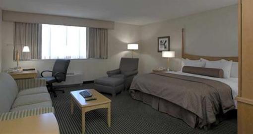фото отеля Hilton Crystal City at Washington Reagan National Airport