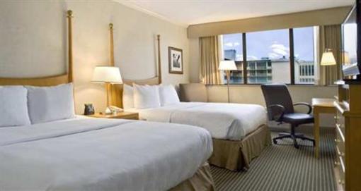 фото отеля Hilton Crystal City at Washington Reagan National Airport