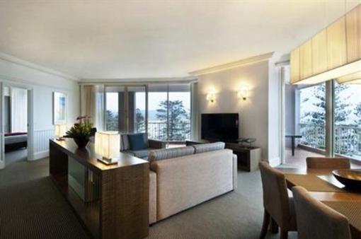 фото отеля Crowne Plaza