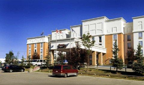 фото отеля Hampton Inn & Suites by Hilton Calgary-Airport