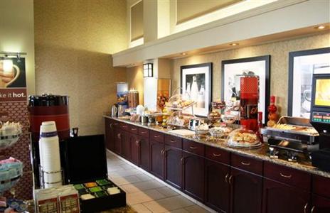 фото отеля Hampton Inn & Suites by Hilton Calgary-Airport