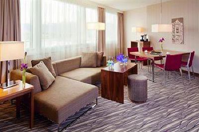 фото отеля Moevenpick Hotel & Casino Geneva