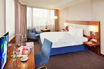 фото отеля Moevenpick Hotel & Casino Geneva