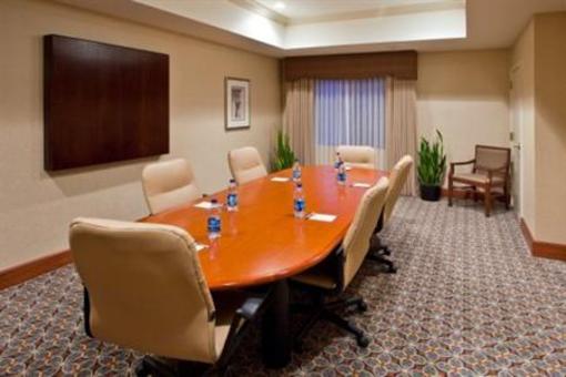 фото отеля Staybridge Suites Tallahassee I-10 East