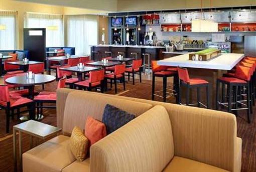 фото отеля Courtyard Hotel Saint Louis Creve Coeur