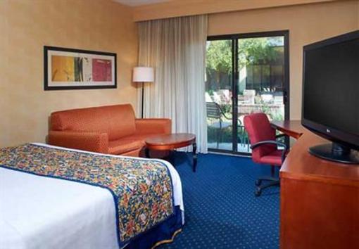 фото отеля Courtyard Hotel Saint Louis Creve Coeur