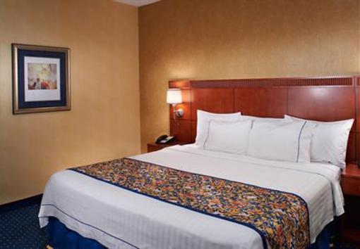 фото отеля Courtyard Hotel Saint Louis Creve Coeur
