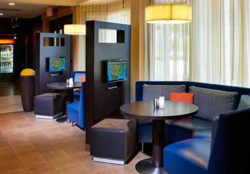 фото отеля Courtyard Hotel Saint Louis Creve Coeur