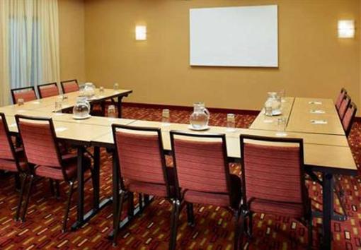 фото отеля Courtyard Hotel Saint Louis Creve Coeur
