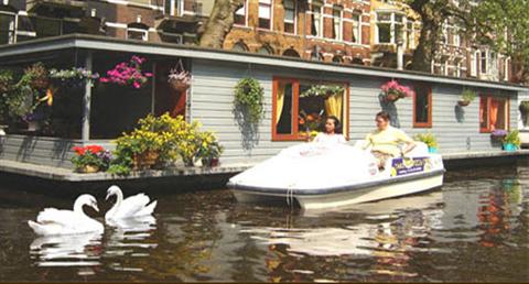 фото отеля PhilDutch Houseboat Bed and Breakfast Amsterdam