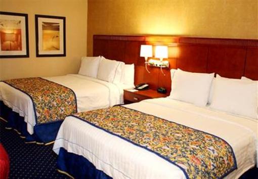 фото отеля Courtyard by Marriott Vallejo Napa Valley