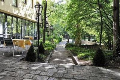фото отеля Gartenhotel Altmannsdorf