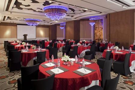 фото отеля Crowne Plaza Today New Delhi Okhla