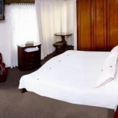 фото отеля Charlies Place Hotel