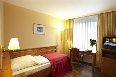 фото отеля Hotel Gasthof Zur Post Munich