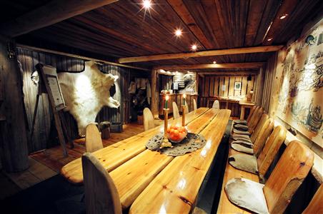 фото отеля Basecamp Trapper's Hotel