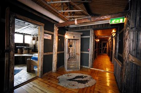 фото отеля Basecamp Trapper's Hotel