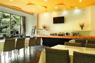 фото отеля Colorful Days Hotel