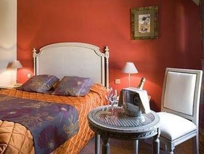 фото отеля Hostellerie Aux Vieux Remparts