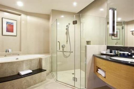 фото отеля Crowne Plaza Manila Galleria