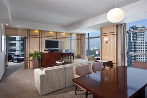 фото отеля Crowne Plaza Manila Galleria