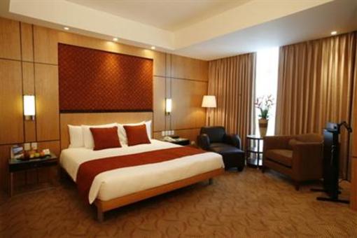фото отеля Crowne Plaza Manila Galleria