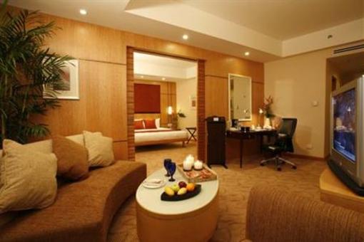 фото отеля Crowne Plaza Manila Galleria