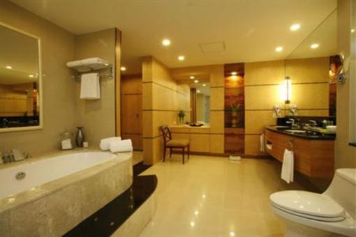 фото отеля Crowne Plaza Manila Galleria