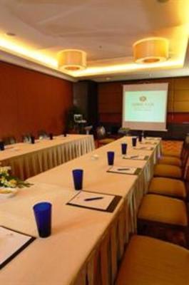 фото отеля Crowne Plaza Manila Galleria