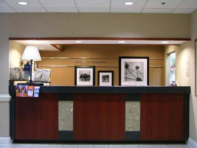 фото отеля Hampton Inn and Suites Charlotte - Arrowood Rd.