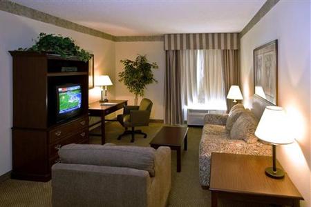 фото отеля Hampton Inn and Suites Charlotte - Arrowood Rd.