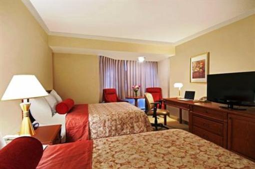 фото отеля BEST WESTERN PLUS Macies Hotel