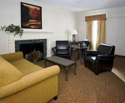 фото отеля Quality Inn Sarnia
