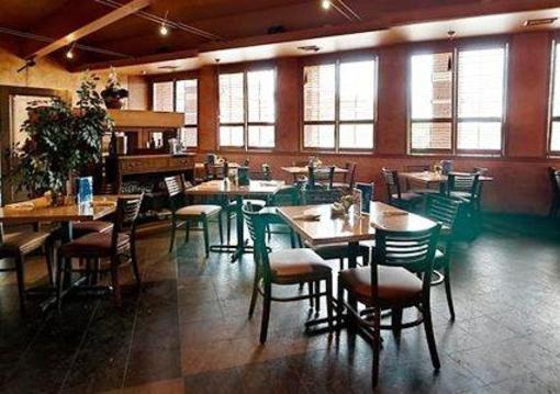 фото отеля Quality Inn Sarnia