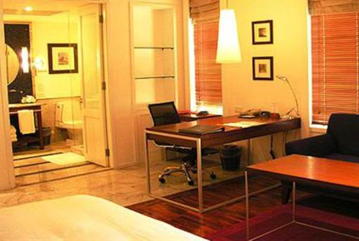 фото отеля Triple Two Silom
