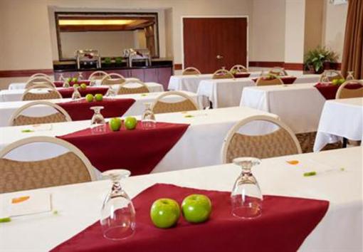 фото отеля Courtyard Hotel North Woburn