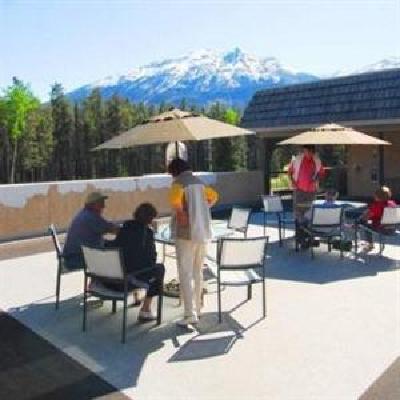 фото отеля Maligne Lodge